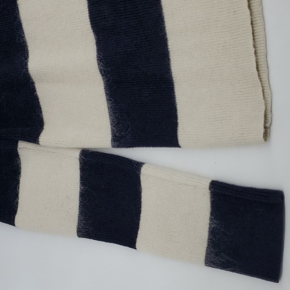 Banana Republic Mohair Blend Sweater Size Medium - Picture 11 of 12